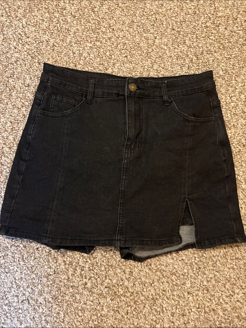 Source Unknown Black Denim Skort with Front Slit
